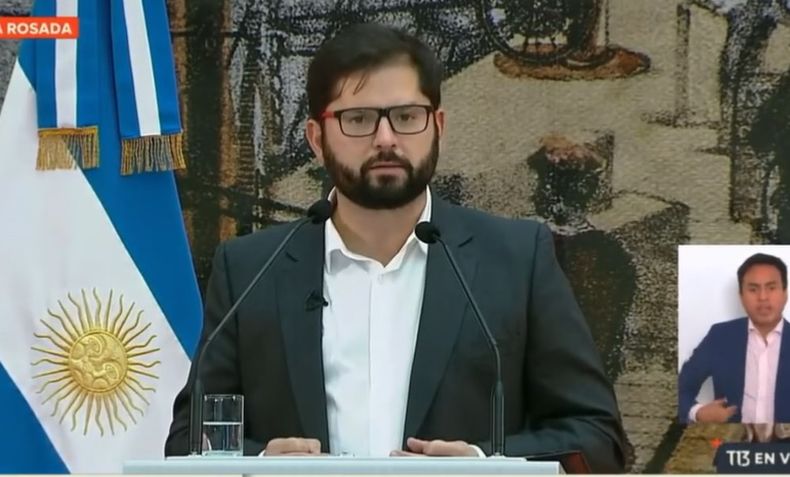 Boric en argentina.jpg