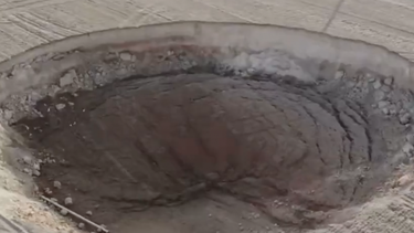 VIDEO| Aparece un misterioso socavón de 100 metros de diámetro en campo de Turquía