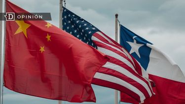 El Desconcierto | 7164 banderas de china estados unidos y chile.jpg