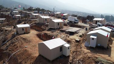 Incendios forestales: Primeras 152 viviendas de emergencia se construirán en el Biobío