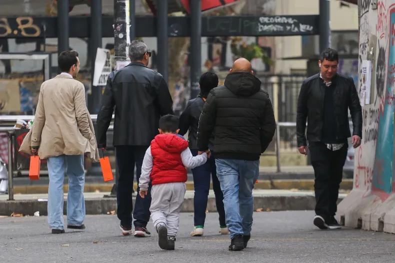 ley 40 horas asi puedes adelantar o atrasar tu horario de trabajo para cuidar a tu hijo en chile.webp