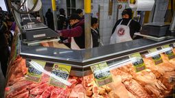 Inflación en Chile subió 0,3% en agosto: Carne de pollo es la que más tuvo alza de precio