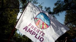 Frente Amplio propone modernización del Estado y municipios 2.0 como ejes de su proyecto