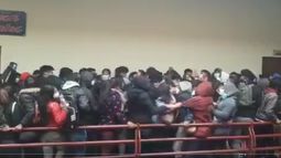 Tres estudiantes detenidos por la muerte de seis personas en Bolivia