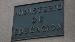 Mineduc le quitó beca por estudiar dos carreras a la vez pese a cumplir requisitos: Corte ordenó restituir el beneficio