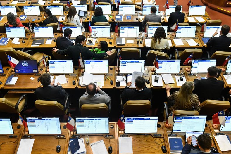 Cámara no vota proyecto que condiciona los indultos presidenciales - Agencia Uno