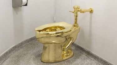 Robo de inodoro de oro desde mansión de Churchill que era público ya tiene detenidos