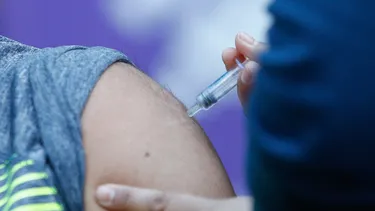 Influenza, rinovirus y coqueluche: Aumento de casos preocupa a autoridades y ministra llama a vacunarse