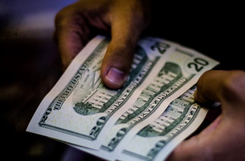 dolar otra.jpg