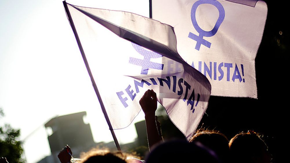 Democracia, feminismo, descentralización y territorios