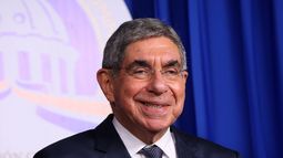Denuncian por violación a Óscar Arias, expresidente de Costa Rica y Nobel de la Paz
