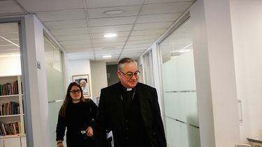 Obispo González contra horóscopo: No es posible excluir que pueda existir acción del maligno
