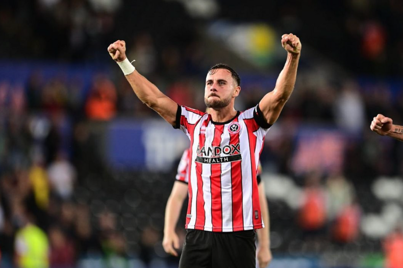 conmocion por muerte de futbolista ingles, george baldock  fue hallado sin vida en su piscina.png