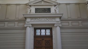 Exagentes de la DINA condenados a 15 años por secuestro y agresión sexual de una mujer