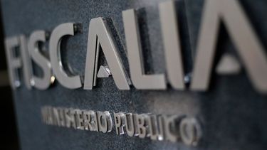 Crisis en Ministerio Público salpica a Abbott: Denuncian a dos fiscales por acoso y maltrato laboral