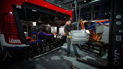 Industria y un experto analizan el momento y los desafíos de la electromovilidad en Chile a través de los avances tecnológicos y la nueva ley de reconversión. Industria y un experto analizan el momento y los desafíos de la electromovilidad en Chile a través de los avances tecnológicos y la nueva ley de reconversión.