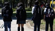 Estudiantes caminando / Agencia Uno