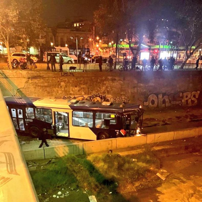 EYBV_RaXkAg 1G8 1.jpg