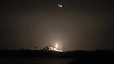 Los planes de Elon Musk en el espacio: Construir ciudad en la Luna tardará 10 años y se hará en paralelo a colonización de Marte