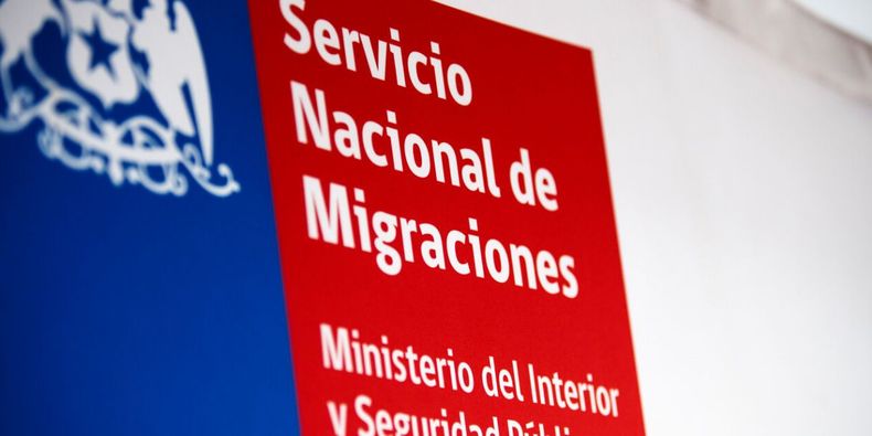 Corte de Apelaciones de Santiago ordena a Migraciones pronunciarse en 60 días sobre solicitud de nacionalización de venezolana/ Agencia Uno