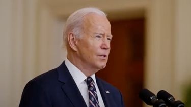 Joe Biden se mantiene positivo por Covid-19 pero según su doctor se siente bien