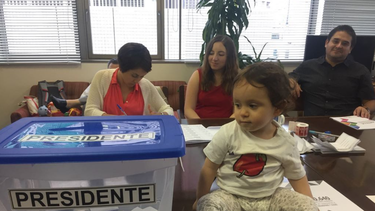 Beijing, Hong Kong, Atenas y Praga: Las metrópolis donde el Frente Amplio se impuso a Chile Vamos