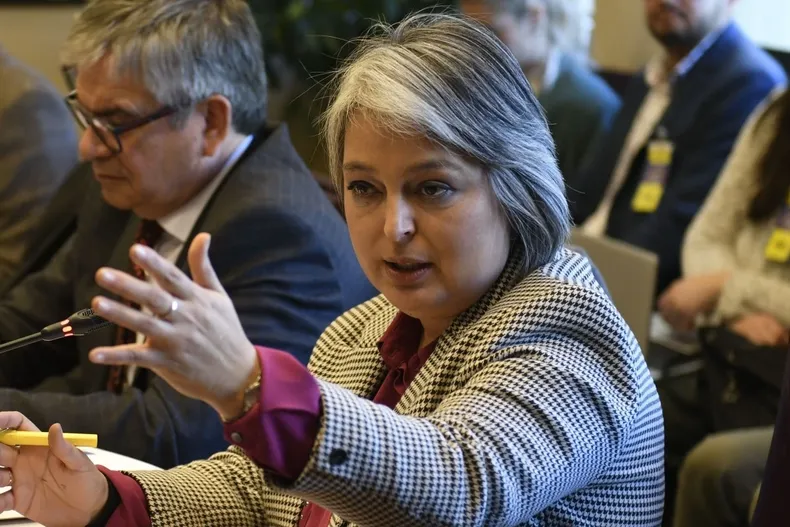 18261 jeannettejarapc.webp