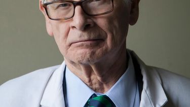 Instituciones médicas ratifican Premio Nacional de Medicina 2018 a médico ligado a Colonia Dignidad