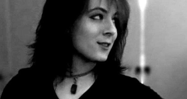 chloe sagal 810x400 blackwhite.jpg