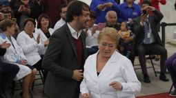 Cadem: Michelle Bachelet alcanza un 40% de aprobación, lo más alto desde que estallara el caso Caval