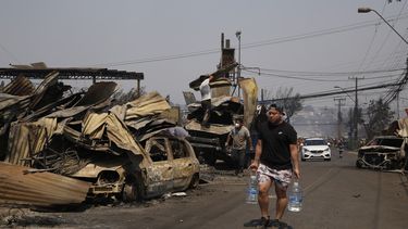 El Desconcierto | Villa Independencia y Los Almendros sector Achuoalla despues del incendio que afecto en diferentes partes de la Region de Valparaiso..jpg
