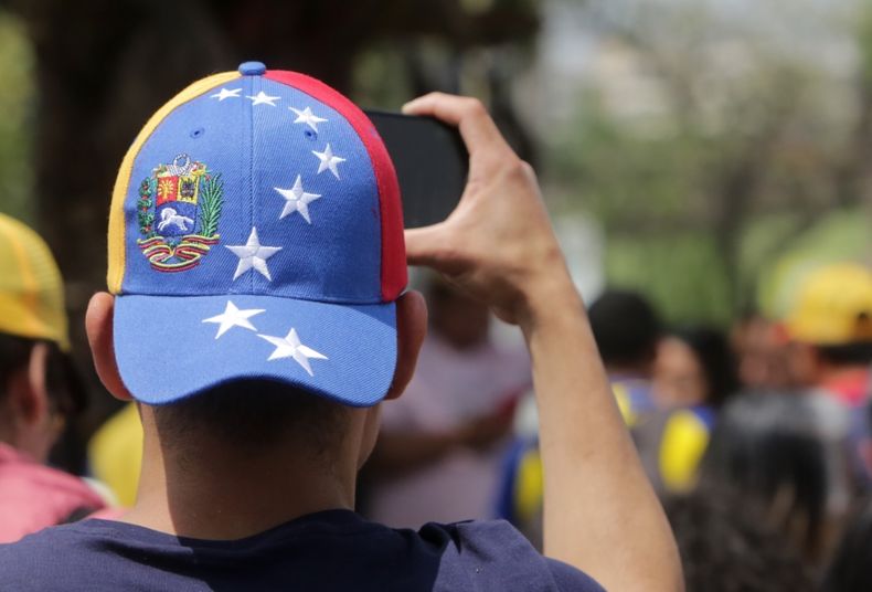 Imagen referencial venezolanos en Chile Agencia Uno.jpg