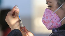 Madre se negó a vacunar a sus 2 hijas de 3 años: Municipio demandó y corte obligó a inocularlas