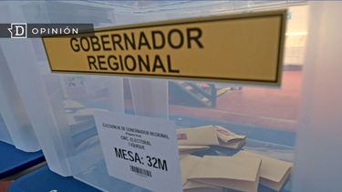 El Desconcierto | 4513 urna con votos para gobernador regional.jpg