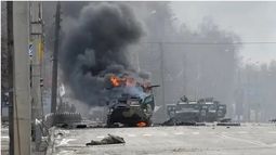 Rusia dice que sus fuerzas avanzaron 11 kilómetros más al interior de Ucrania