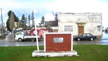 Indignación causa placa de homenaje a carabineros que asesinaron a obreros en Puerto Bories y Puerto Natales en 1919