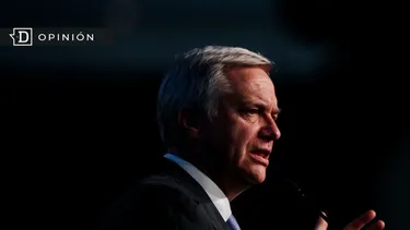 El Desconcierto | 25050 jose antonio kast en una charla con fondo negro.webp