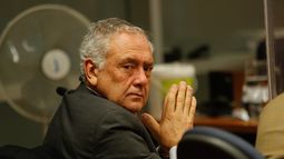 Podría ir a la cárcel: Condenan a Pedro Sabat (RN) por negociación incompatible