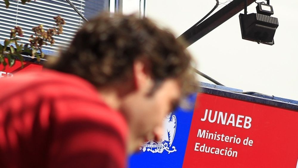Junaeb no le renovó beca indígena por cambio de carrera: Corte lo declaró ilegal y ordenó restituirla
