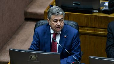 Apurar proceso en tribunales: Senador Coloma lo propone para destrabar secreto bancario