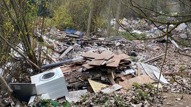 Vertedero sobre humedal urbano en Hualpén.&nbsp;