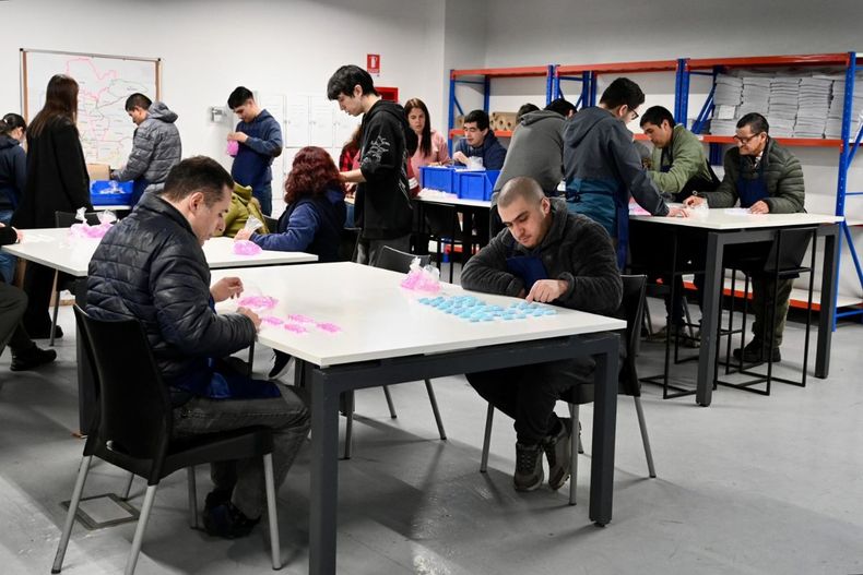 La Ley Miscelánea eliminaría la franquicia Sence, clave para la inclusión laboral, además, habría recortes para ayudas en educación superior.