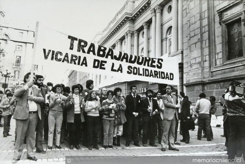 Foto de trabajadores de la Vicaría / Memoriachilena.gob.cl