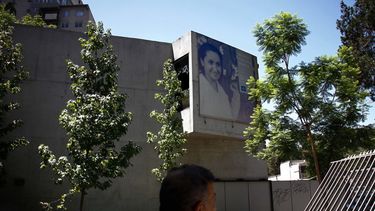REDES| ¿Qué negocio es este?: Conferencia de moda autóctona en Museo Violeta Parra saca ronchas