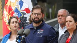 Boric anuncia que todos los muebles e insumos de Santiago 2023 serán donados a damnificados