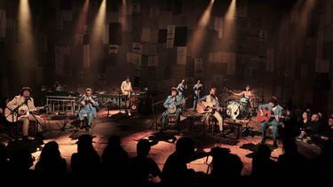 El Desconcierto | lo vieron 6000 personas en su primer dia en cines  mtv unplugged de los bunkers es el estreno nacional mas exitoso de 2024.jpg