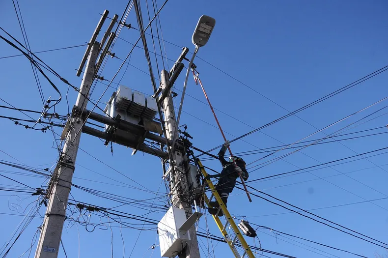 28296 cortes de luz en santiago programados por enel.webp