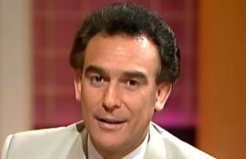 Cesar Antonio Santis.jpg