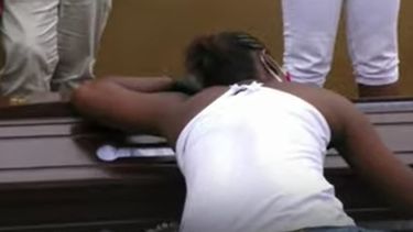 Angustia y desesperación en Colombia: Familia roba féretro con cuerpo presuntamente infectado con COVID-19