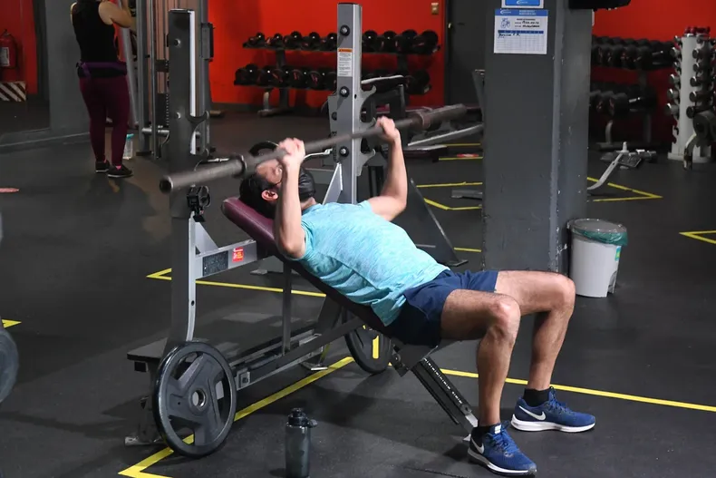 gimnasio cerro con solo un dia de aviso y sin reembolsar dinero a clientes sernac exige respuesta en 10 dias.webp